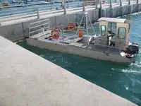 Tàu container để bán