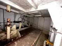 Tàu làm việc để bán