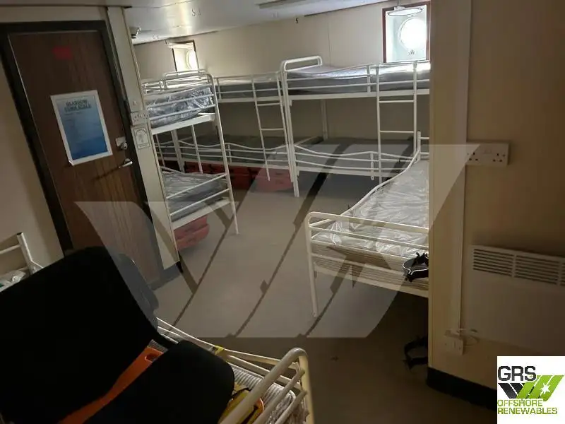 Tàu cung cấp để bán