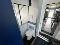 Tàu container để bán