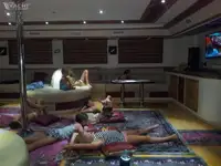 Tàu hỗ trợ lặn để bán