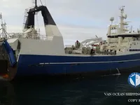 Tàu kéo lưới để bán