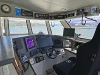 Tàu câu dài để bán