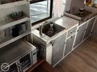 Tàu kéo để bán