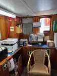 Tàu làm việc để bán