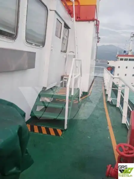 Tàu cung cấp để bán