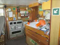 Tàu câu dài để bán
