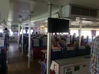 Tàu du lịch để bán