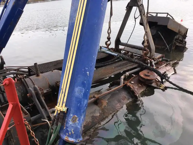 Tàu nạo vét để bán