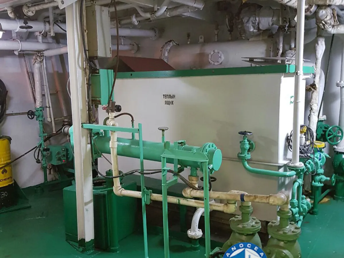 Tàu chở dầu/hóa chất để bán