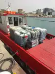 Tàu chở thủy thủ đoàn để bán