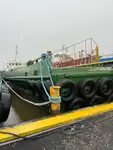Tàu chở thủy thủ đoàn để bán