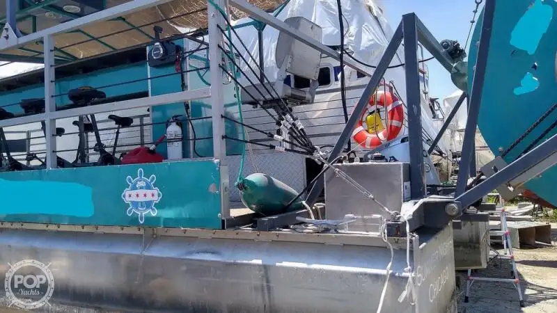 Tàu container để bán
