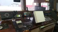 Tàu kéo lưới để bán