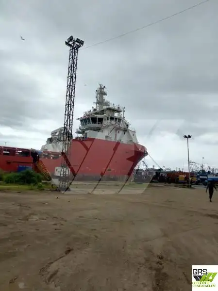 Tàu cung cấp để bán
