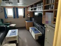 Tàu kéo để bán
