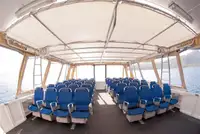 Tàu phà để bán