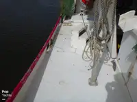 Tàu kéo lưới để bán