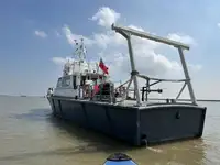 Tàu khảo sát để bán