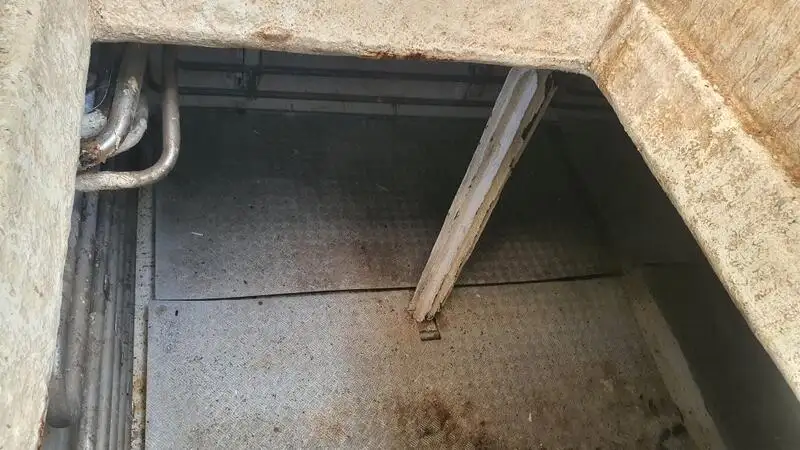 Tàu câu dài để bán