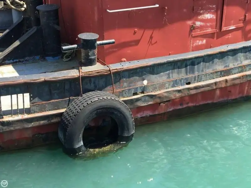 Tàu kéo để bán