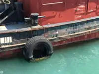 Tàu kéo để bán