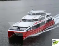 Tàu du lịch để bán