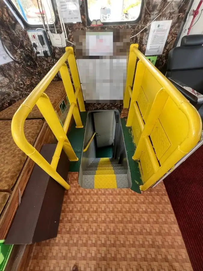 Tàu kéo để bán