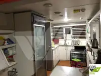 Tàu du lịch để bán