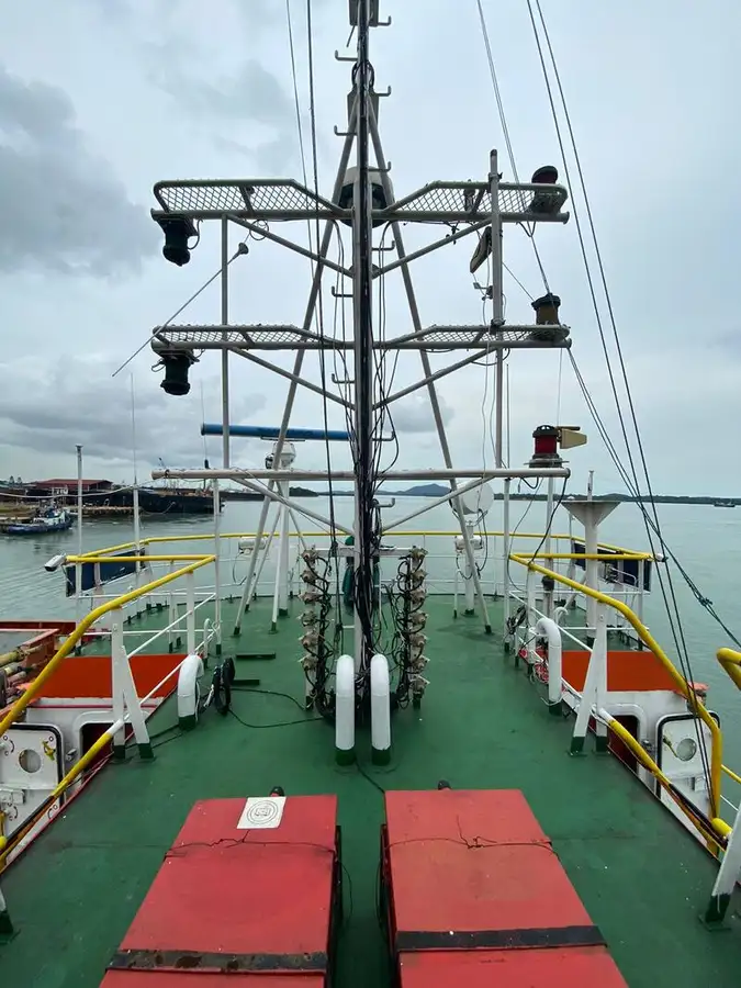 Tàu kéo để bán