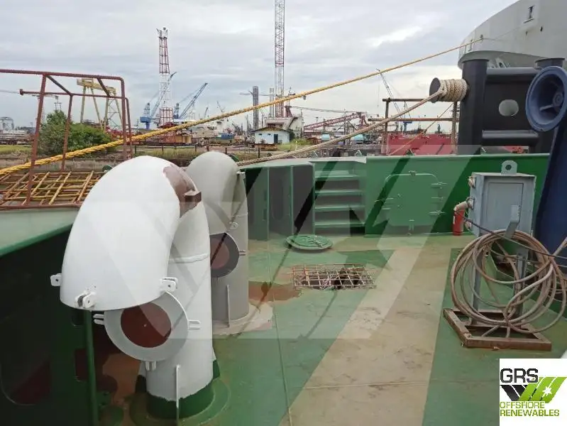 Tàu kéo để bán