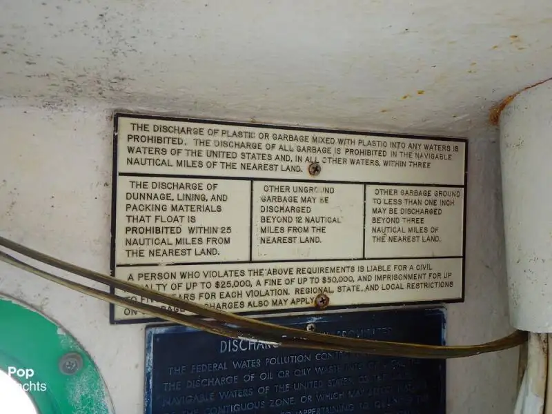 Tàu kéo lưới để bán