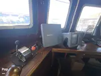 Tàu kéo lưới để bán