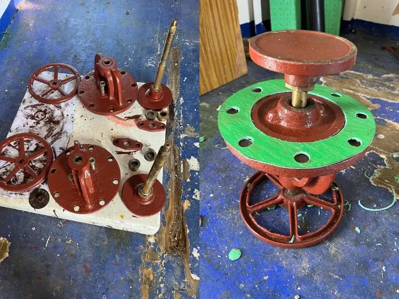 Tàu làm việc để bán