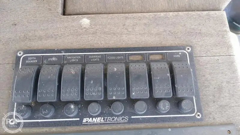 Tàu container để bán
