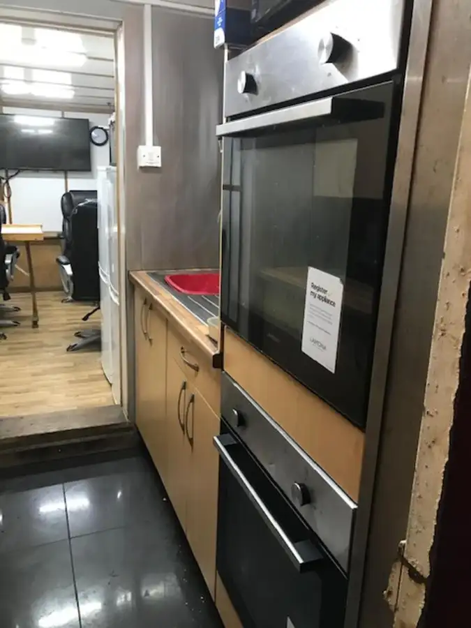 Tàu nạo vét để bán