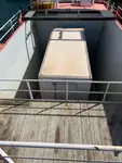 Tàu làm việc để bán
