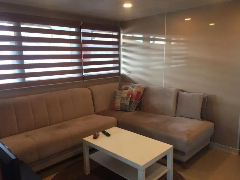 Tàu chở khách để bán