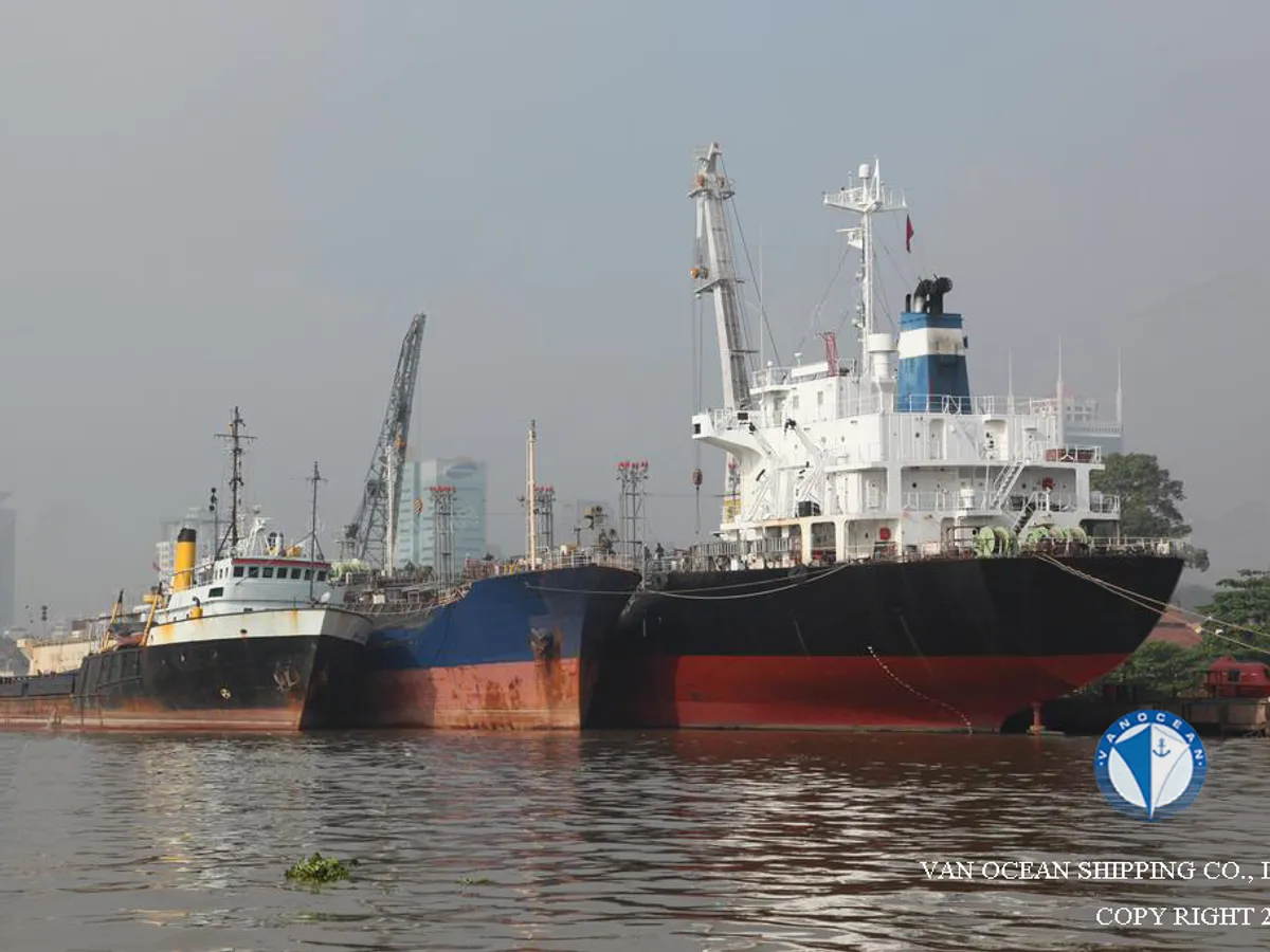 Tàu chở dầu/hóa chất để bán