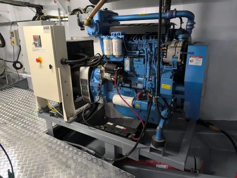 Tàu kéo để bán