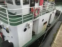 Tàu kéo để bán