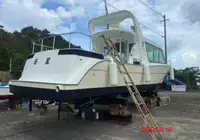 Tàu chở thủy thủ đoàn để bán