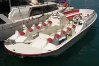 Tàu chở khách rao bán