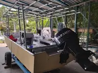 Tàu làm việc để bán