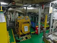Tàu chở thủy thủ đoàn để bán