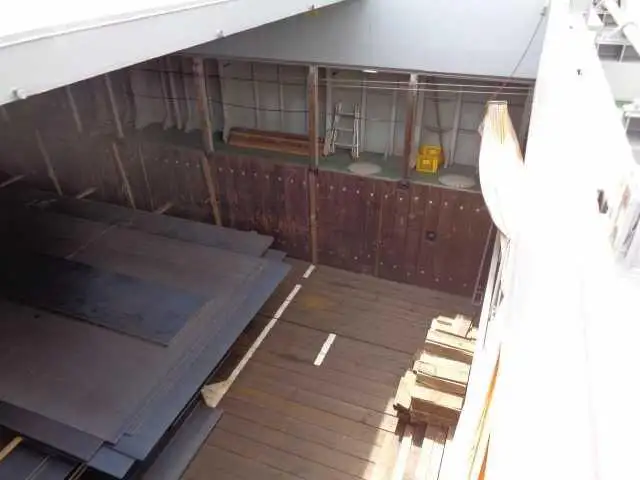 Tàu chở hàng rời để bán