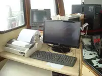 Tàu kéo lưới để bán
