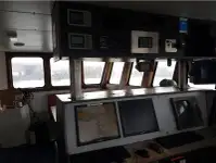 Tàu kéo lưới để bán