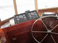 Tàu kéo lưới để bán