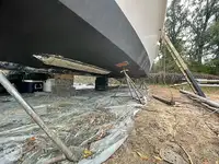 Tàu kéo lưới để bán